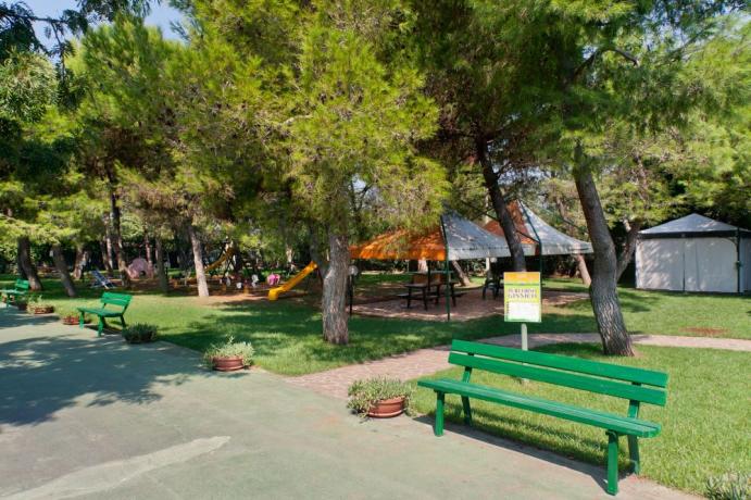Villaggio con Percorso Ginnico in Pineta Salento