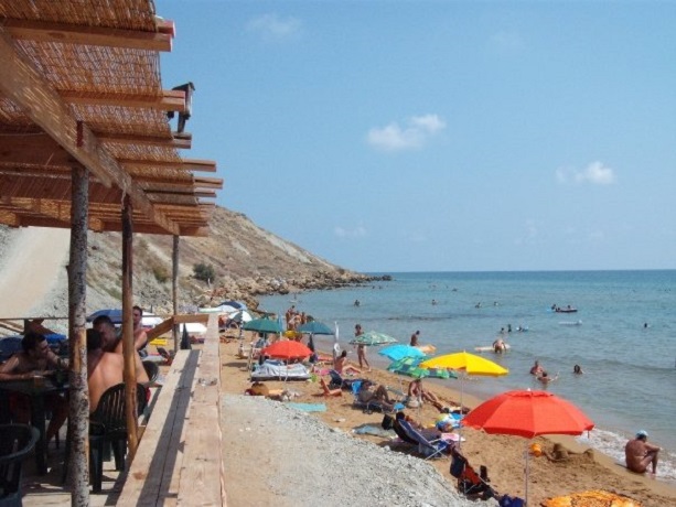 Spiaggia privata attrezzata del villaggio 