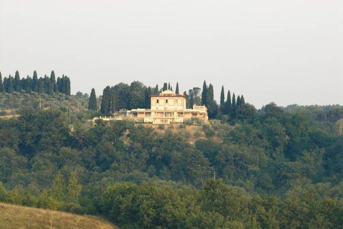 Villa immersa nel verde vicino Firenze  