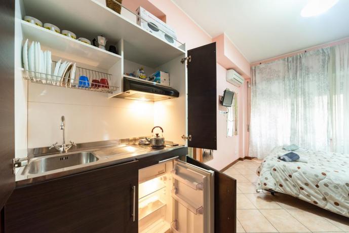 Appartamento Roma camera matrimoniale + cucina