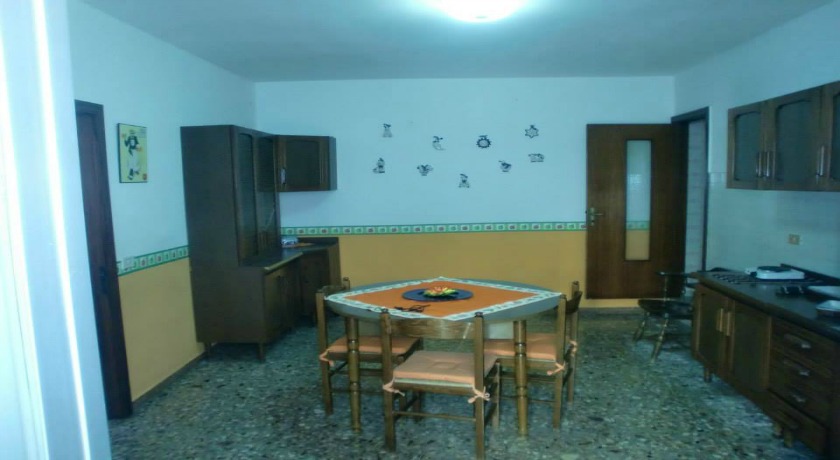 salone con cucina a Talsano 