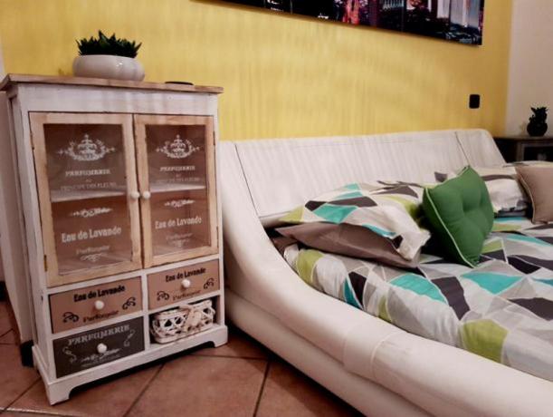 Letto matrimoniale particolare destro