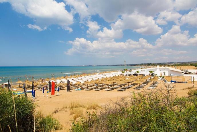 Spiaggia privata attrezzata villaggio-turiostico Ispica 