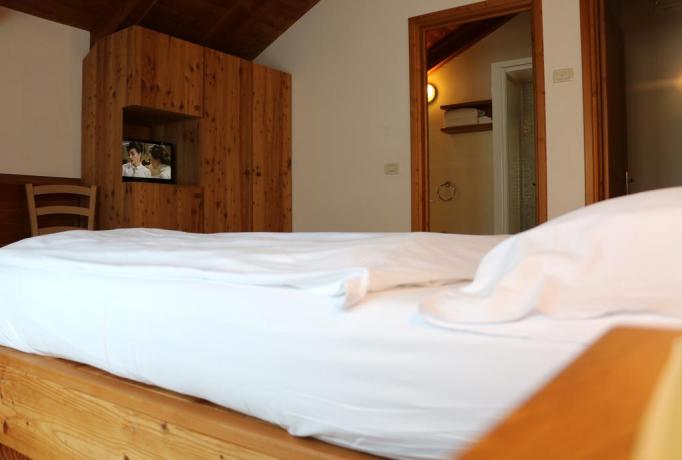 Camera singola bagno agriturismo vicino Madonna di Campiglio