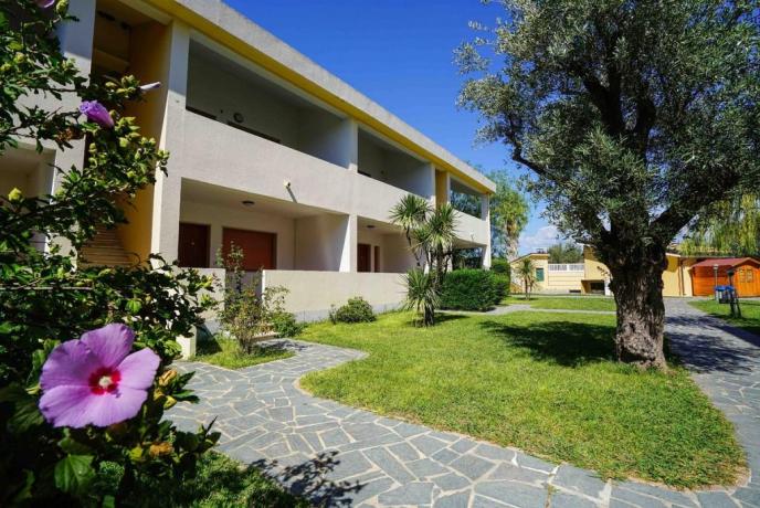 Hotel-residence immerso nel verde Sellia-marina