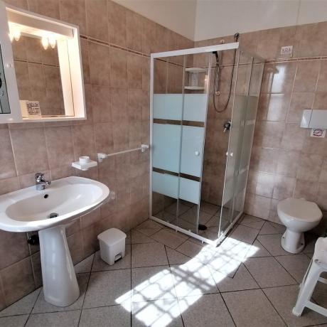 Box doccia in agriturismo per famiglie a Manciano-Grosseto