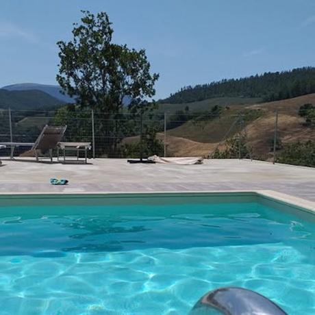country-house-piscina-Umbria-ristorantekm0-biologico-camere