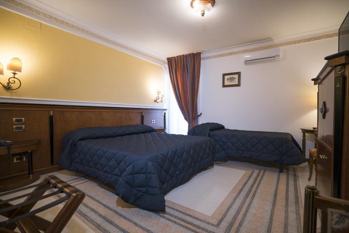 Letto matrimoniale e letto singolo, hotel 4 stelle
