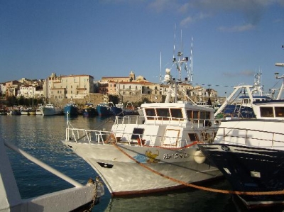 port of termoli , boats to the tremiti