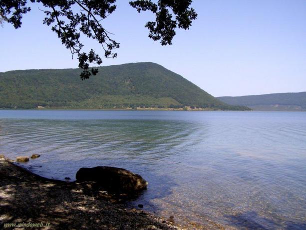 Veduta panoramica del Lago di Vico 