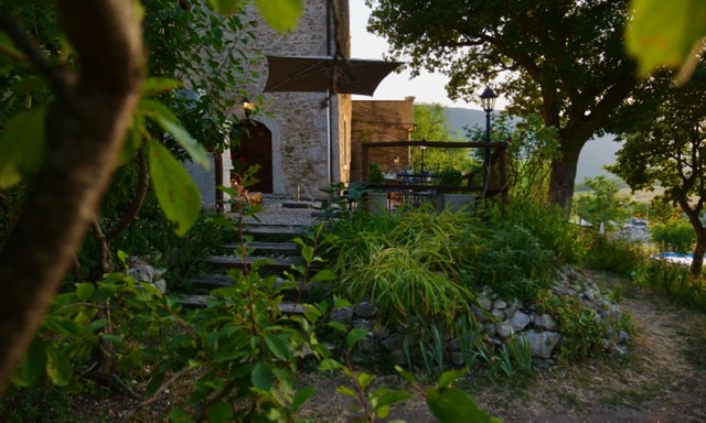 Casa vacanze Fontecchio con spazi esterni