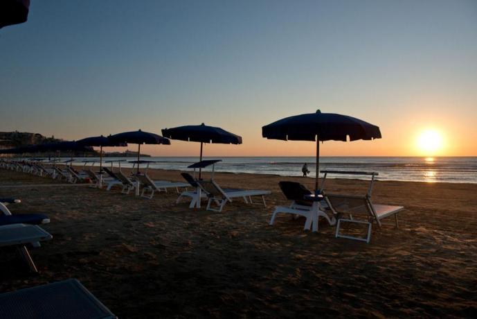 Tramonto sul Mar Ionio in Puglia 