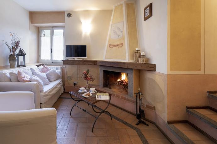 Bilocale comfort con camino Valnerina