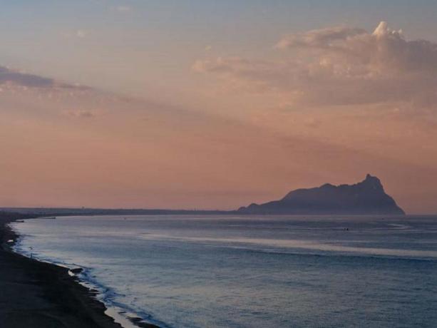 Hotel 4 stelle Latina fronte mare  