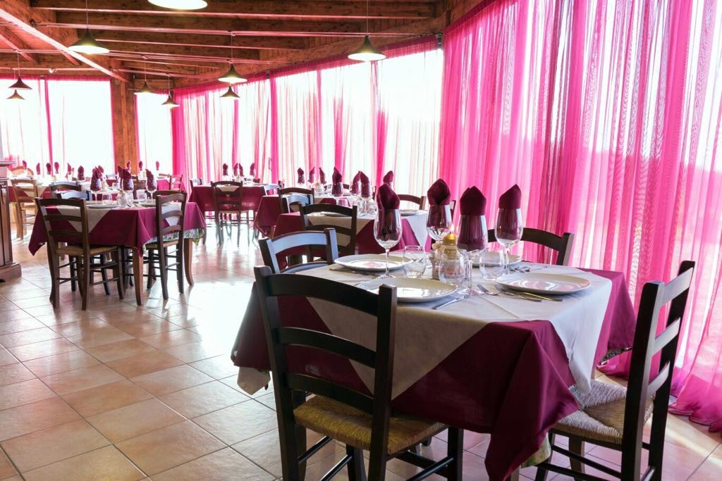 Sala ristorante può ospitare catering per eventi 