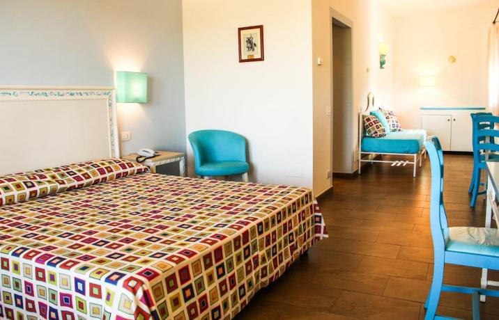 Hotel con camera matrimoniale + letto Lampedusa