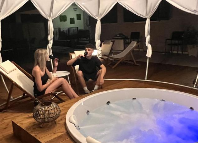 Casa Vacanza con Mini-Piscina Privata: Aperitivo di coppia 