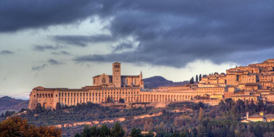 Appartamenti 2/4 Persone con Piscina vicino Assisi 