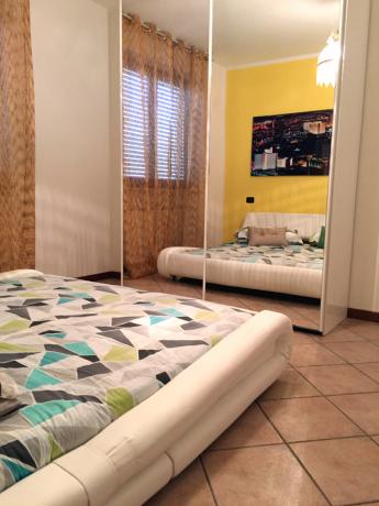 Letto Moderno con grande Specchio frontale