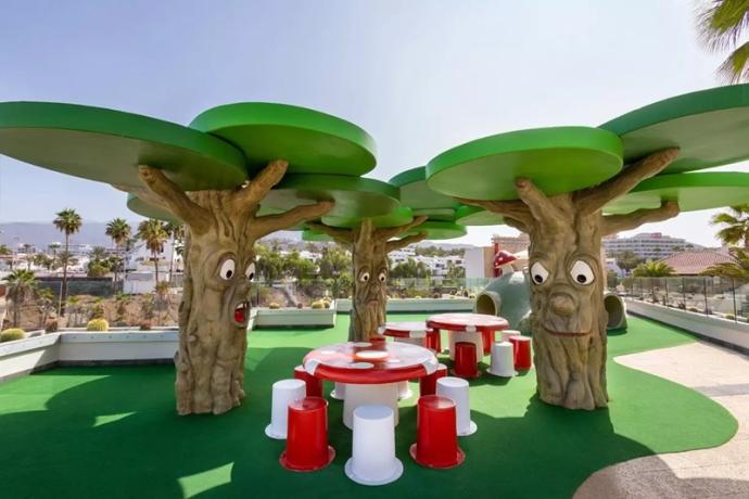 Parco giochi bambini villaggio Veratour con animazione 