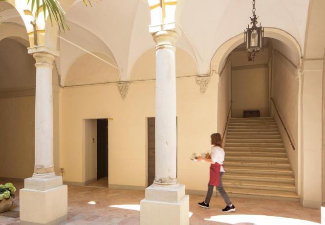 hotel in centro vicino uscita A 14 Fano