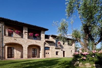 Villa immersa nel verde in Umbria 