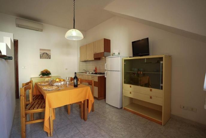 Appartamenti con cucina in Villaggio turistico Sellia-Marina