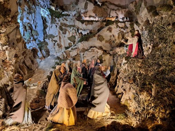 Stanza 15:Gesù predica sul Monte degli Ulivi