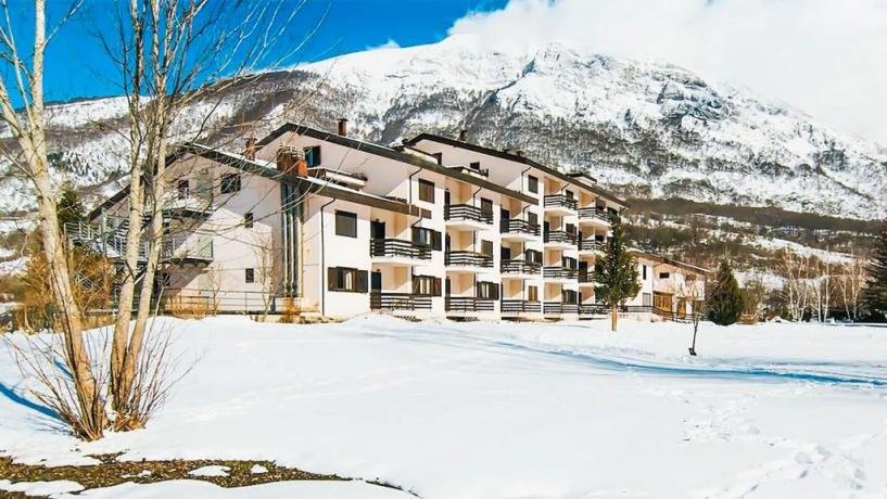 Offerta Festività sulla neve Hotel 3 stelle vicino Piste da Sci, Parco Nazionale Abruzzo Pescasseroli con Bonus Vacanze Accettato