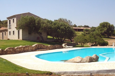 Pensions and Hotesl with pool in Costa Smeralda