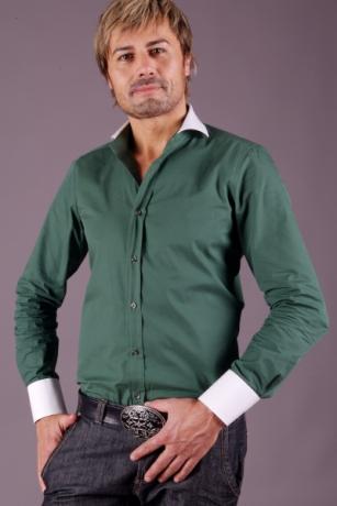 Camicia uomo modello slim maniche lunghe