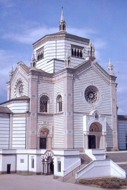 hotel near the monumental cemetery