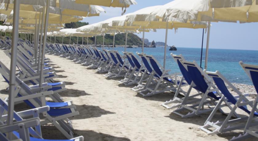 Spiaggia privata in Villaggio a Capo Tonnara