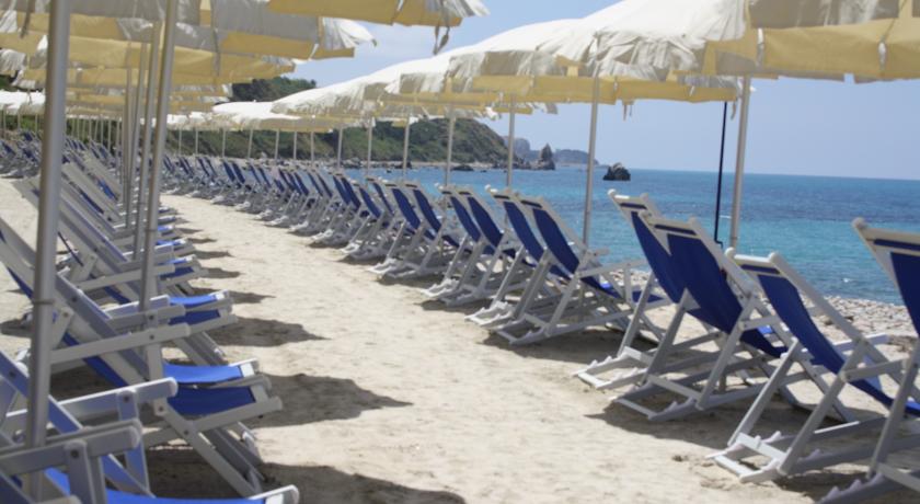 Spiaggia privata in Villaggio a Capo Tonnara 