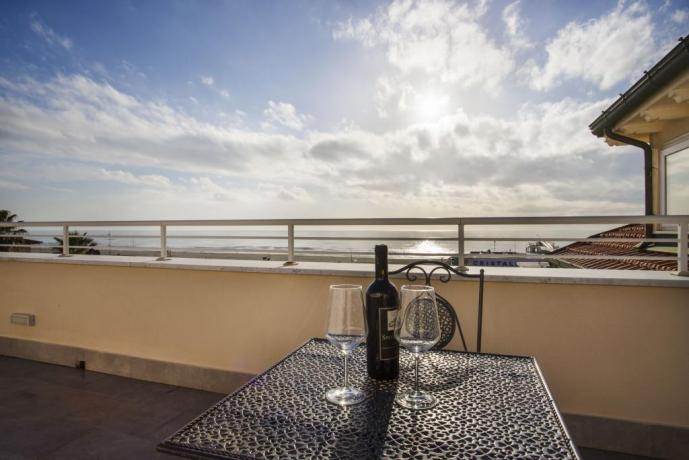 Aperitivo vista mare Lido di Camaiore 