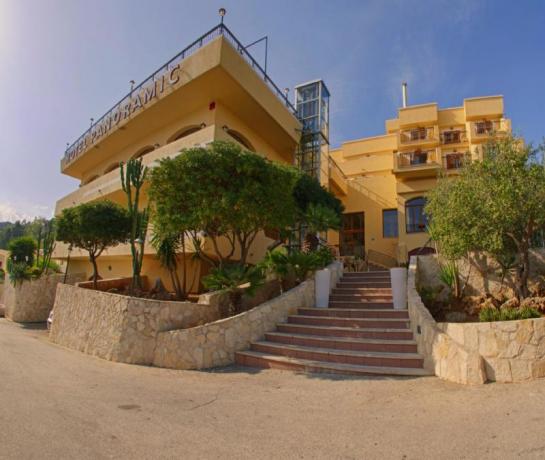 Ingresso hotel 4 stelle san vito lo capo