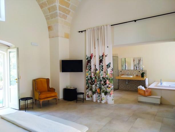 Suite BOUGANVILLE, Romantica con Idromassaggio 