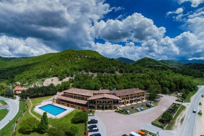 Hotel a Cascia immerso nella natura 