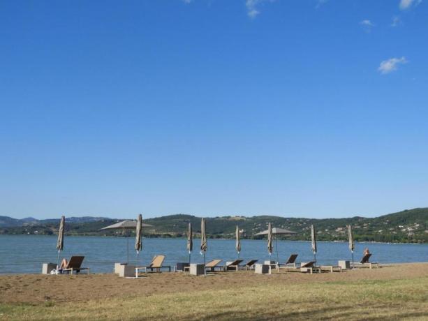 Spiaggia privata lago Trasimeno  