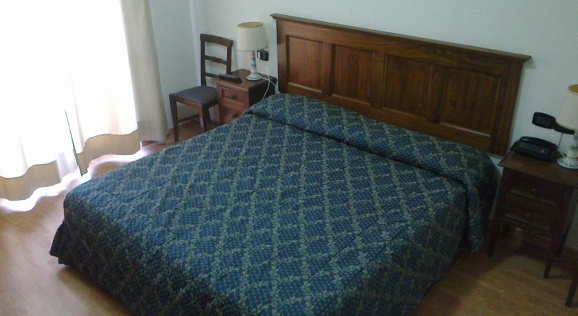 Camere con mobili umbri