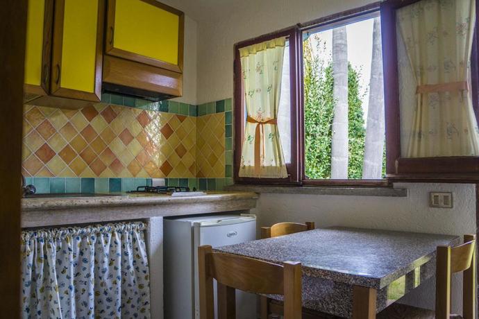 Camere ed Appartamenti zona Sabaudia 'Classic' con cucina.