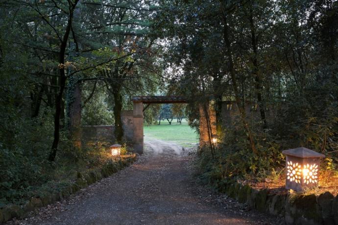 Ingresso viale alberato albergo 5stelle Umbria Perugia 