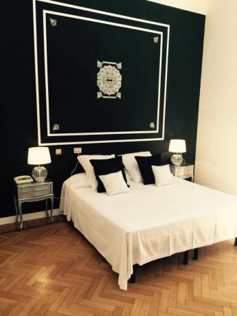 Eleganti Camere a Trinità dei Monti Roma