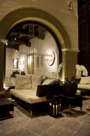 spazio esterno con divani