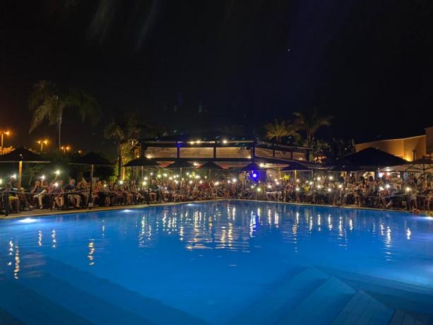 Serate in piscina animazione resort Porto-cesareo