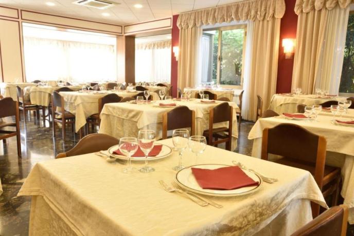 Ristorante Hotel 3 stelle San-Bartolomeo-a-mare-Liguria 