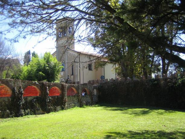 Chiesa a Rivignano, in Friuli-Venezia Giulia 