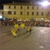 Giochi in piazza a Montefalco