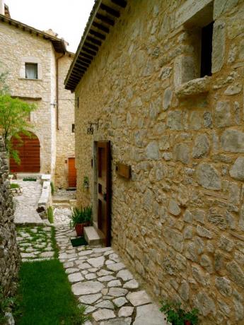 Borgo medievale in Umbria, camere e appartamenti vacanza