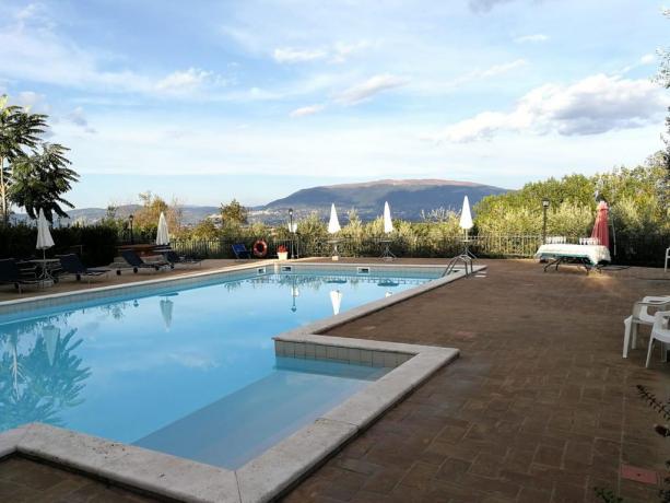 Solarium e Piscina a Bettona-Umbria  